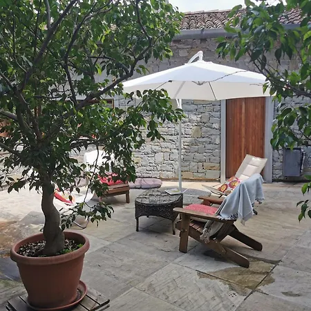 Melograno Bed & Breakfast *